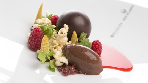 Koch des Jahres – Rezept: Dessert aus Himbeere, Mais &amp; Zartbitterschokolade