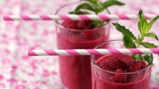 Rezept: Himbeer-Smoothie mit Ziegenkäse und Roter Bete