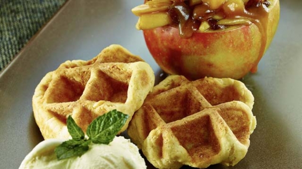 Rezept: Vanille-Waffeln mit Bratapfel