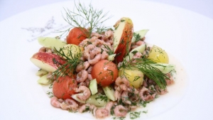 Rezept: Krabben-Salat mit Apfel, Gurke und Wassermelone