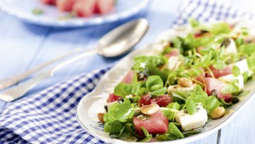 Rezept: Kräutersalat mit Feta und Wassermelone