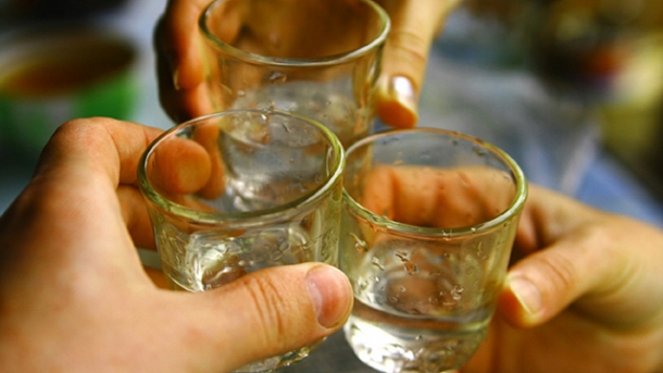 Verdauungsschnaps: Hilft Alkohol bei der Verdauung?