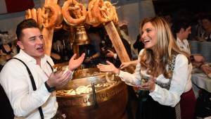 24. Weißwurstparty im Zeichen von 75 Jahre Streif