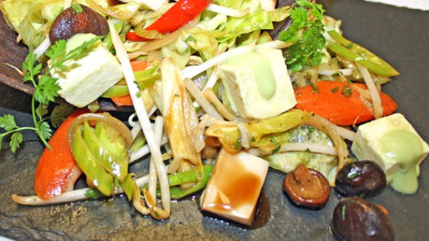 Rezept: Regionales Wok Gemüse mit Tofu