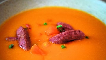 Kürbiscremesuppe mit Salsiccia