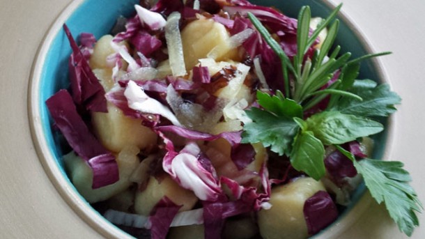 Rezept: Kartoffelgnocchi mit Radicchio und Pancetta