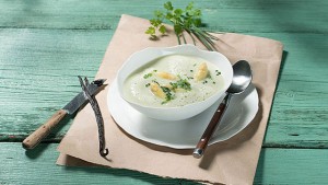 Spargelschaumsuppe mit Vanille