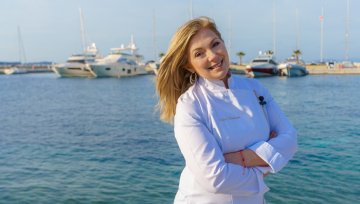 Kochen, reisen, lachen, lieben – Dina Nikolaou im Gespräch