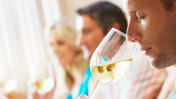 Wein richtig verkosten – Wie probiert man Weißwein