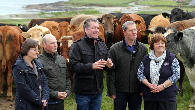 Shane McMahon besucht Beef Farm in Irland