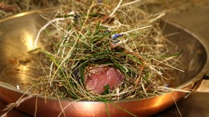 Rezept: Kalbsfilet mit Kräutern in Völser Almheu