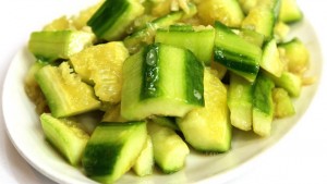 Chinesischer Gurkensalat - Sauer macht lustig, scharf macht heiß