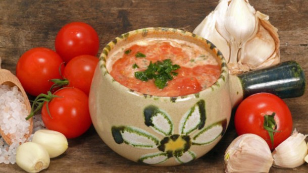 Tomatensuppe mit Dosentomaten