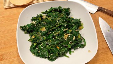 Koreanisches Rezept: Gedämpfter Spinatsalat