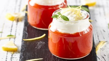 Dessert-Rezept: Tomatencreme mit Ricotta-Mousse und Minze
