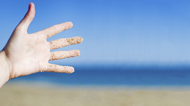 istockphoto.com/adamkaz