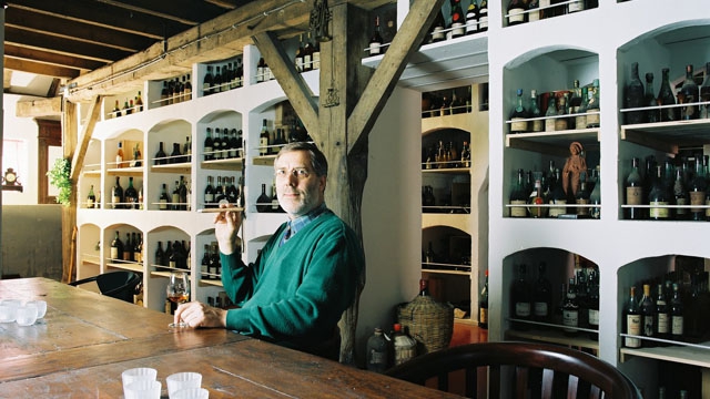 oldliquors.com - Bay van der Bunt (63), Sammler der weltgrößten Spirituosen-Sammlung.