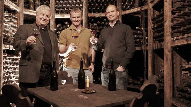 Ernst Lorenzi; Bilder im Text: Wein: Stefano Scatà; Korken: Das Central