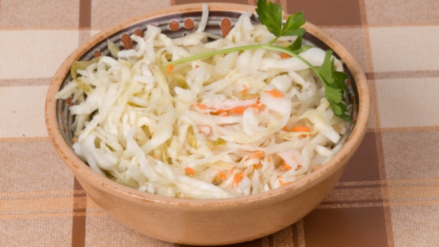 www.thinkstockphotos.de; der klassische Cole Slaw