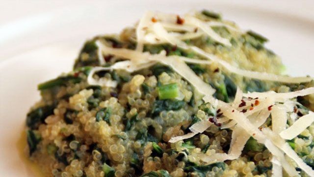 worldsoffood.de -- Quinoa in Form eines Spinat-Quinottos