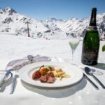 TVB Paznaun-Ischgl -- 4 ausgeloste Teams kreierten ein Gericht zum Motto Surf und Turf a la Ischgl, das Beste vom Ochsen und vom Ozean passend zum Laurent-Perrier Brut Vintage 2006