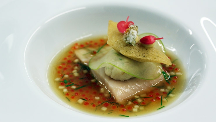 Derk Hoberg -- Forelle aus der Lüneburger Heide. Ein Gericht von Sven Elverfeld beim Rheingau Gourmet Festival 2016