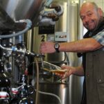 Alpbachtal Tourismus / Gabriele Grießenböck -- Jos Moser in seiner Kristallbrauerei