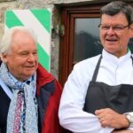 Derk Hoberg und TVB Paznaun-Ischgl -- Gut gelaunte Protagonisten: Schirmherr Eckart Witzigmann und Spitzenkoch Harald Wohlfahrt (re.)