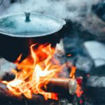 gettyimages -- Kochen im Freien ist ganz einfach!
