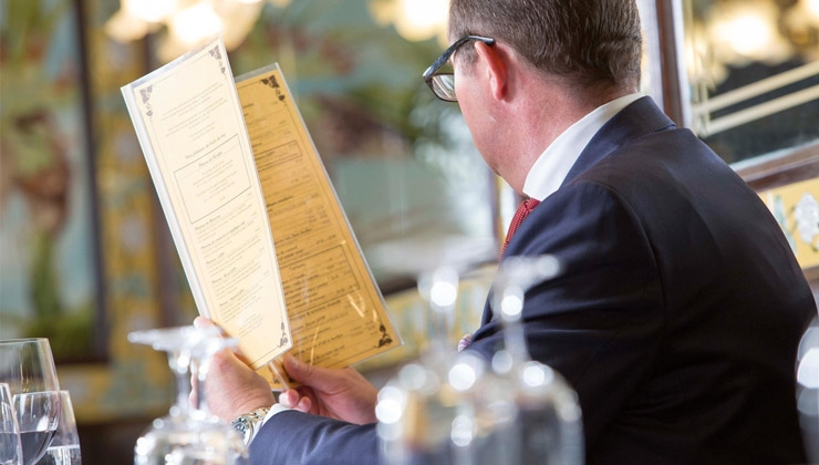 Michelin -- Ralf Flinkenflügel, Direktor des Guide MICHELIN Deutschland und Schweiz, präsentiert die Sterne-Restaurants in Deutschland 2021