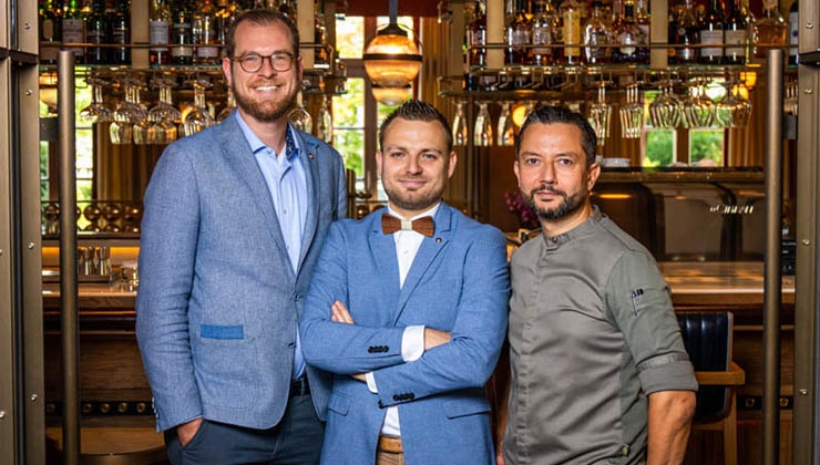 Brenners Park-Hotel & Spa -- Das Team um Restaurant-Manager Matthias Pfundstein, Barchef Benjamin Schreiber und Küchenchef Farid Fazel