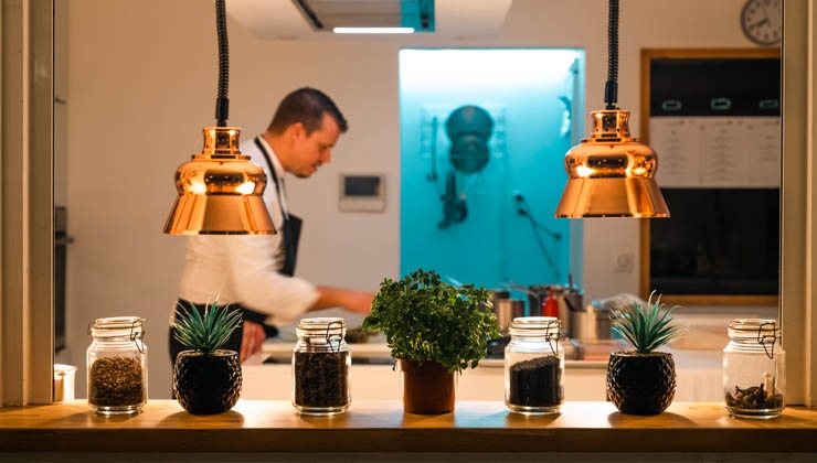 Agne_s E (Vila Hibiscus) und Jessica Bachmann