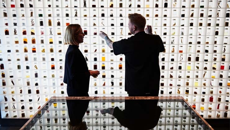 Alchemist (Søren Gammelmark), Spora, -- Mette Johnsen and Rasmus Munk in the Alchemist research kitchen